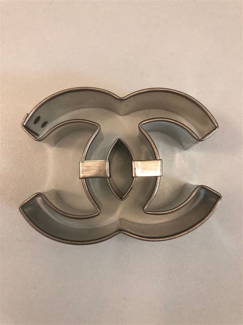 Chanel logo cookie cutter 4